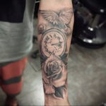 Фото тату часы на предплечье 19.01.2021 №0069 -forearm clock tattoo-tatufoto.com