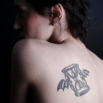 Фото тату часы песочные 19.01.2021 №0026 -hourglass tattoo-tatufoto.com