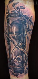 Фото тату часы песочные 19.01.2021 №0074 -hourglass tattoo-tatufoto.com