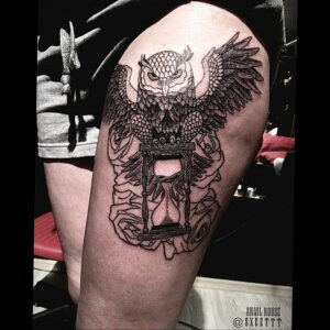 Фото тату часы песочные 19.01.2021 №0080 -hourglass tattoo-tatufoto.com