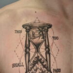 Фото тату часы песочные 19.01.2021 №0138 -hourglass tattoo-tatufoto.com