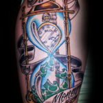 Фото тату часы песочные 19.01.2021 №0151 -hourglass tattoo-tatufoto.com