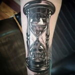 Фото тату часы песочные 19.01.2021 №0191 -hourglass tattoo-tatufoto.com