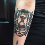 Фото тату часы песочные 19.01.2021 №0222 -hourglass tattoo-tatufoto.com