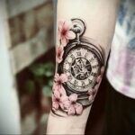 Фото тату часы с цветами 19.01.2021 №0002 -tattoo clock flowers-tatufoto.com