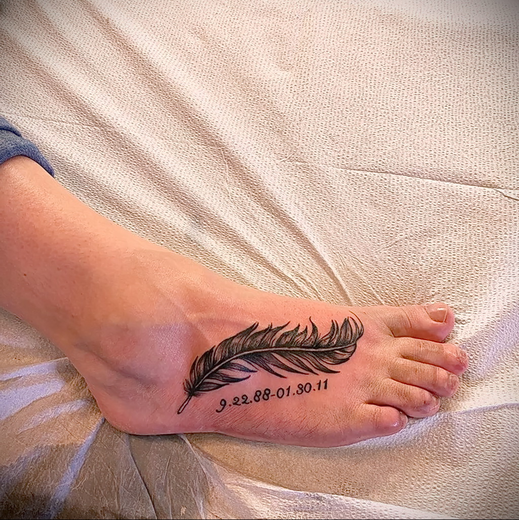 Foto Pero Zhenskij Risunok Tatu 27 02 2021 028 Feather Tattoo Tatufoto Com Tatufoto Com