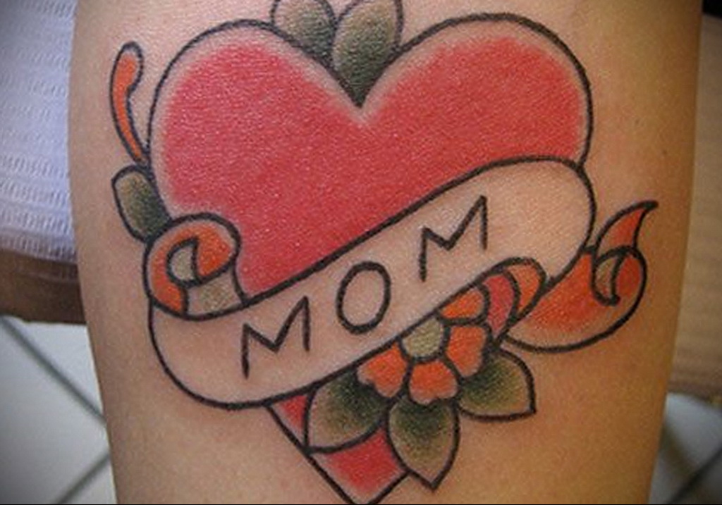 Фото тату сердце и надпись мама 09.02.2021 № 0042 - mom heart tattoo - tatu...