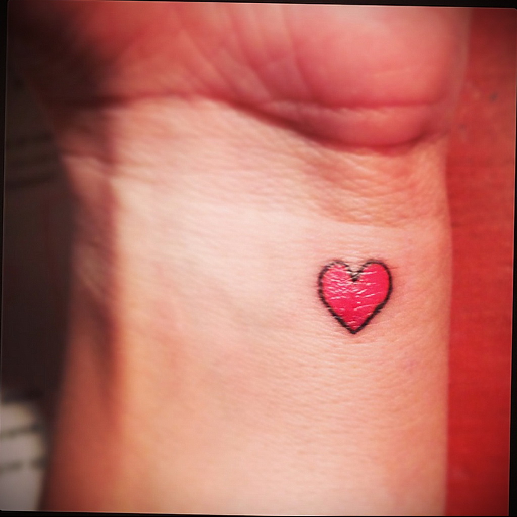 Фото тату сердце на руке 04.02.2021 № 0005 - heart tattoo on hand - tatufot...
