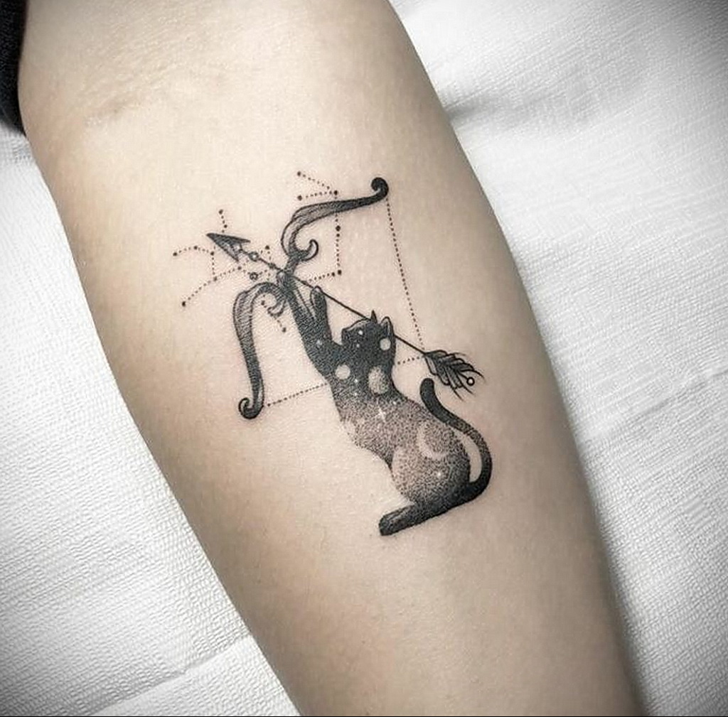 Фото тату стредец для девушки 02.02.2021 № 0033 - Sagittarius tattoo for gi...