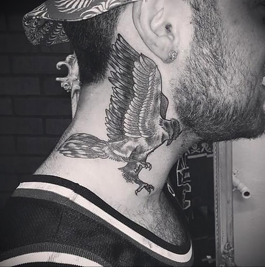 пример рисунка тату сова на шее 15.02.2021 № 0002 - owl tattoo on neck - ta...
