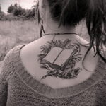 Фото Книги в женской тату 27.02.2021 №017 - Books in a woman's tattoo - tatufoto.com