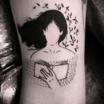 Фото Книги в женской тату 27.02.2021 №028 - Books in a woman's tattoo - tatufoto.com
