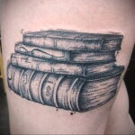 Фото Книги в женской тату 27.02.2021 №051 - Books in a woman's tattoo - tatufoto.com