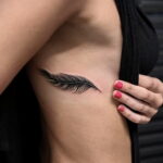 Фото Перо - женский рисунок тату 27.02.2021 №003 - Feather tattoo - tatufoto.com