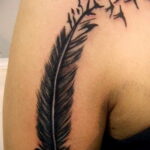 Фото Перо - женский рисунок тату 27.02.2021 №031 - Feather tattoo - tatufoto.com