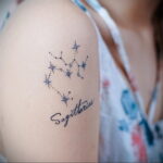 Фото мини тату стрелец 02.02.2021 №0018 - mini tattoo sagittarius - tatufoto.com