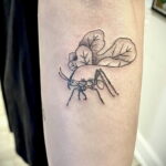Фото пример рисунка татуировки с муравьем 21.03.2021 №033 - ant tattoo - tatufoto.com