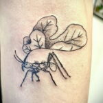 Фото пример рисунка татуировки с муравьем 21.03.2021 №034 - ant tattoo - tatufoto.com