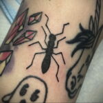 Фото пример рисунка татуировки с муравьем 21.03.2021 №057 - ant tattoo - tatufoto.com