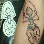 Фото пример рисунка татуировки с муравьем 21.03.2021 №099 - ant tattoo - tatufoto.com