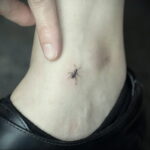 Фото пример рисунка татуировки с муравьем 21.03.2021 №109 - ant tattoo - tatufoto.com