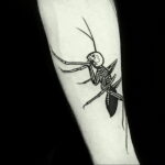 Фото пример рисунка татуировки с муравьем 21.03.2021 №133 - ant tattoo - tatufoto.com
