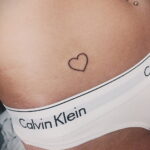Фото рисунок тату маленькое сердце 09.02.2021 №0016 - heart tattoo small - tatufoto.com