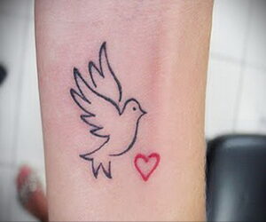 Фото рисунок тату маленькое сердце 09.02.2021 №0035 - heart tattoo small - tatufoto.com