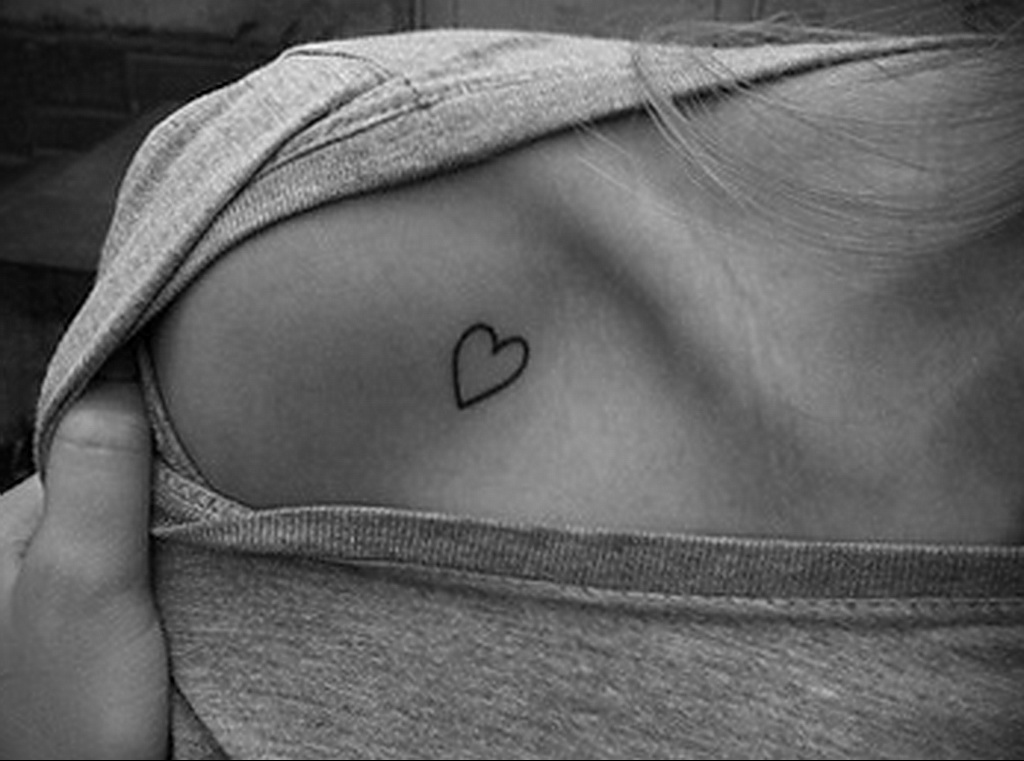 Фото рисунок тату маленькое сердце 09.02.2021 №0040 - heart tattoo small - tatufoto.com