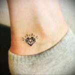 Фото рисунок тату маленькое сердце 09.02.2021 №0048 - heart tattoo small - tatufoto.com