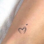 Фото рисунок тату маленькое сердце 09.02.2021 №0066 - heart tattoo small - tatufoto.com