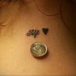Фото рисунок тату маленькое сердце 09.02.2021 №0069 - heart tattoo small - tatufoto.com