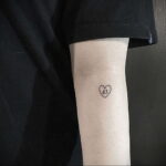 Фото рисунок тату маленькое сердце 09.02.2021 №0094 - heart tattoo small - tatufoto.com