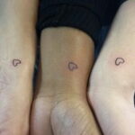 Фото рисунок тату маленькое сердце 09.02.2021 №0102 - heart tattoo small - tatufoto.com