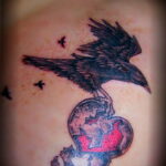 Фото тату разбитое сердце 04.02.2021 №0005 - broken heart tattoo - tatufoto.com