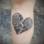 Фото тату разбитое сердце 04.02.2021 №0017 - broken heart tattoo - tatufoto.com