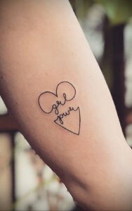 Фото тату разбитое сердце 04.02.2021 №0056 - broken heart tattoo - tatufoto.com