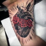 Фото тату сердце для мужчины 04.02.2021 №0004 - heart tattoo for men - tatufoto.com