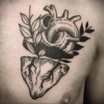Фото тату сердце для мужчины 04.02.2021 №0007 - heart tattoo for men - tatufoto.com