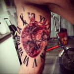 Фото тату сердце для мужчины 04.02.2021 №0031 - heart tattoo for men - tatufoto.com