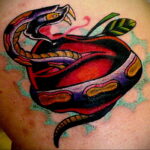 Фото тату сердце и змея 04.02.2021 №0025 - heart snake tattoo - tatufoto.com