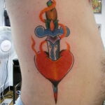 Фото тату сердце и кинжал 09.02.2021 №0003 - tattoo heart dagger - tatufoto.com