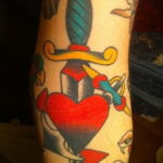 Фото тату сердце и кинжал 09.02.2021 №0015 - tattoo heart dagger - tatufoto.com