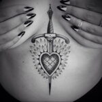 Фото тату сердце и кинжал 09.02.2021 №0024 - tattoo heart dagger - tatufoto.com