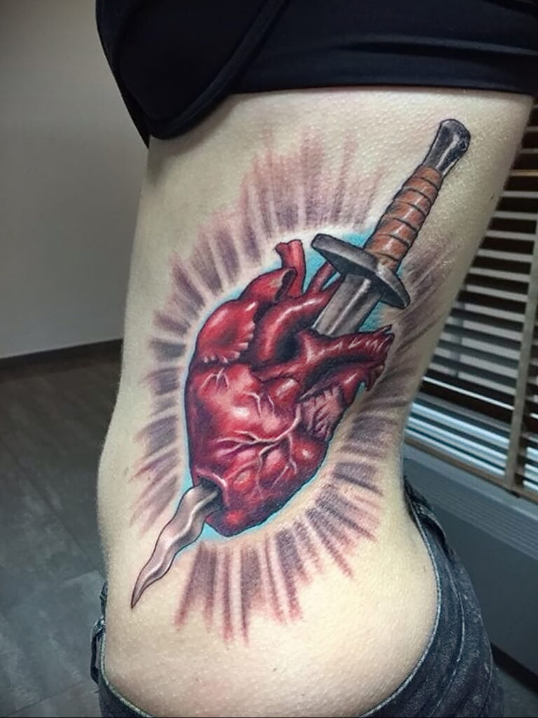 Фото тату сердце и кинжал 09.02.2021 №0027 - tattoo heart dagger - tatufoto.com