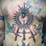 Фото тату сердце и кинжал 09.02.2021 №0030 - tattoo heart dagger - tatufoto.com