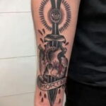 Фото тату сердце и кинжал 09.02.2021 №0057 - tattoo heart dagger - tatufoto.com