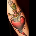 Фото тату сердце и кинжал 09.02.2021 №0069 - tattoo heart dagger - tatufoto.com