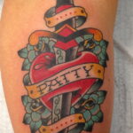 Фото тату сердце и кинжал 09.02.2021 №0094 - tattoo heart dagger - tatufoto.com