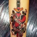 Фото тату сердце и кинжал 09.02.2021 №0095 - tattoo heart dagger - tatufoto.com